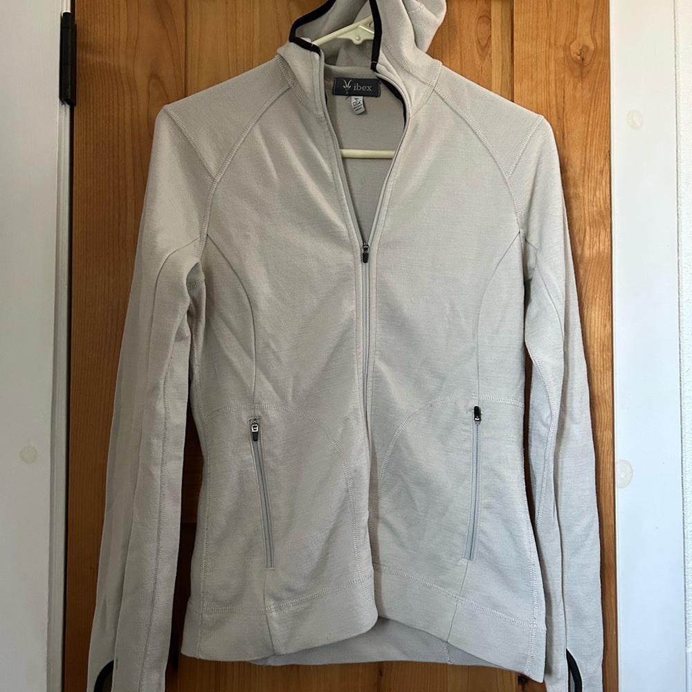 Ibex women’s full zip hoodie, size small.  Light gray/silver color